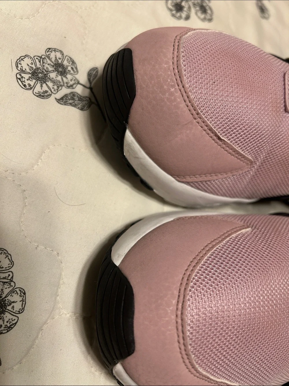 Nike Air Huarache city low plum chalk size 10 GUC - Picture 4 of 16